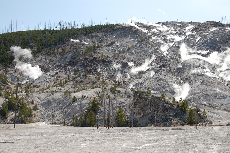 geyser-1-yellowstone-tour-1386