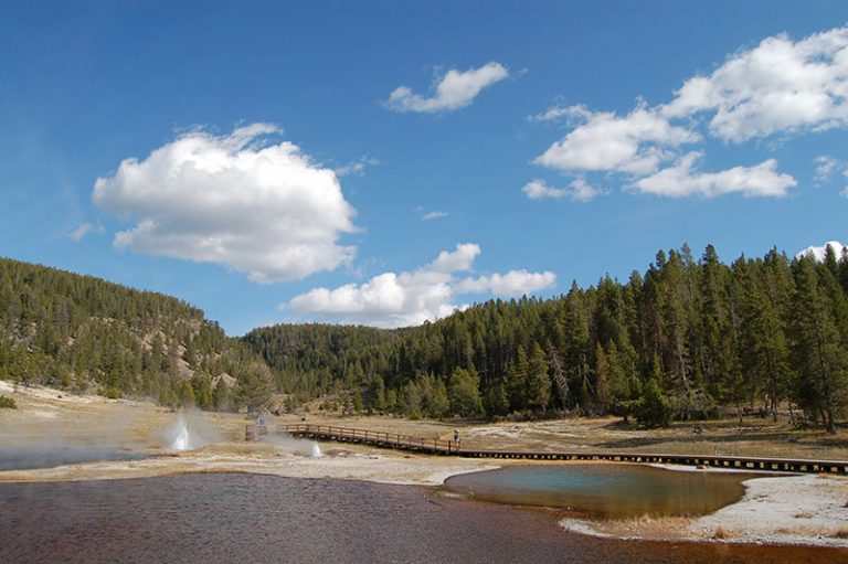 Yellowstone tour from Salt Lake City which tours all Yellowstone in one day Yellowstone tour from Salt Lake City which tours all Yellowstone in one day