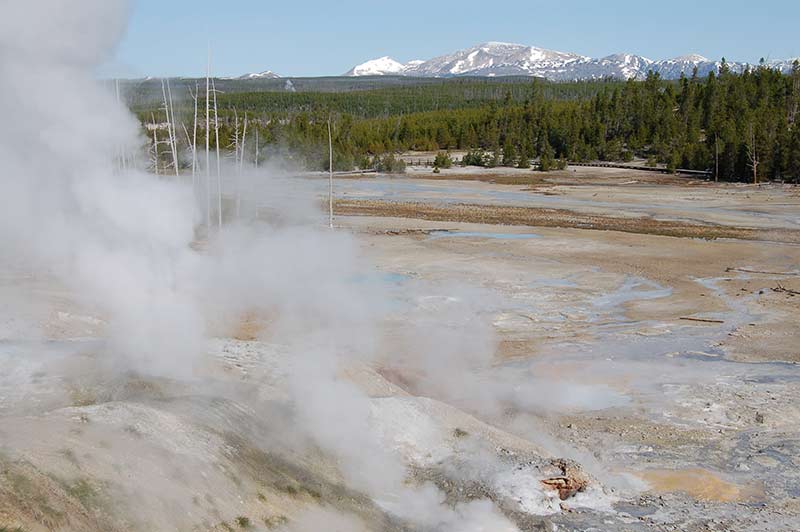 yellowstone-geyser-1-tour-1312-from-vegas