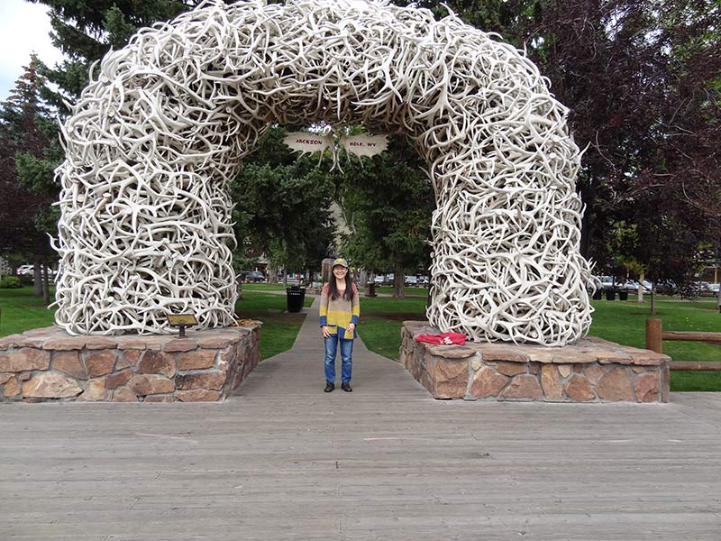 girl-standing-while-on-tour-of-jackson-1406